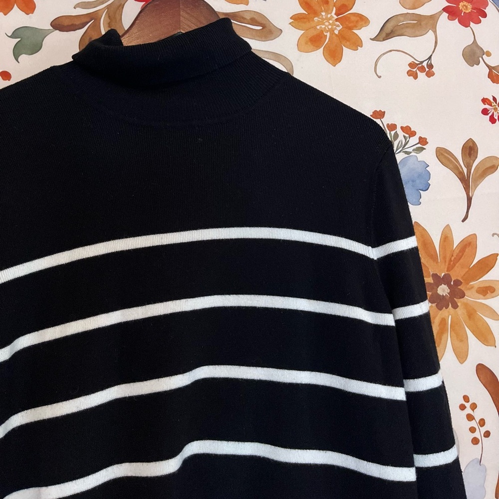 Chico’s 2/L Black White Ribbed Turtleneck Sweater City Preppy Workwear Classic